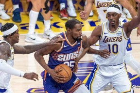 开云体育-火箭得到杜兰特后再次出现震撼交易，NBA历史三双王有望空降休城(火箭 杜兰特)
