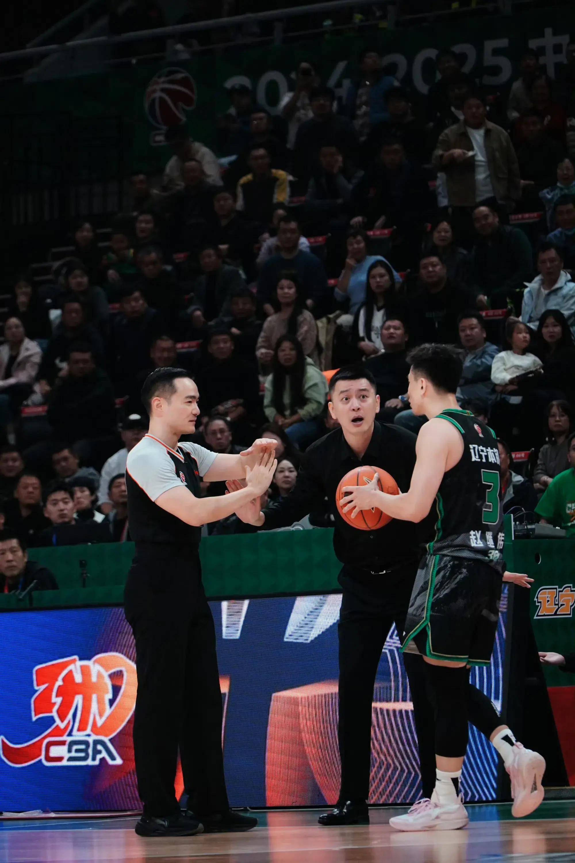 包含赵继伟17分辽宁胜宁波贺希宁38分深圳胜新疆的词条